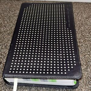 Tyndale House Publishing: Guys Life Application Study Bible